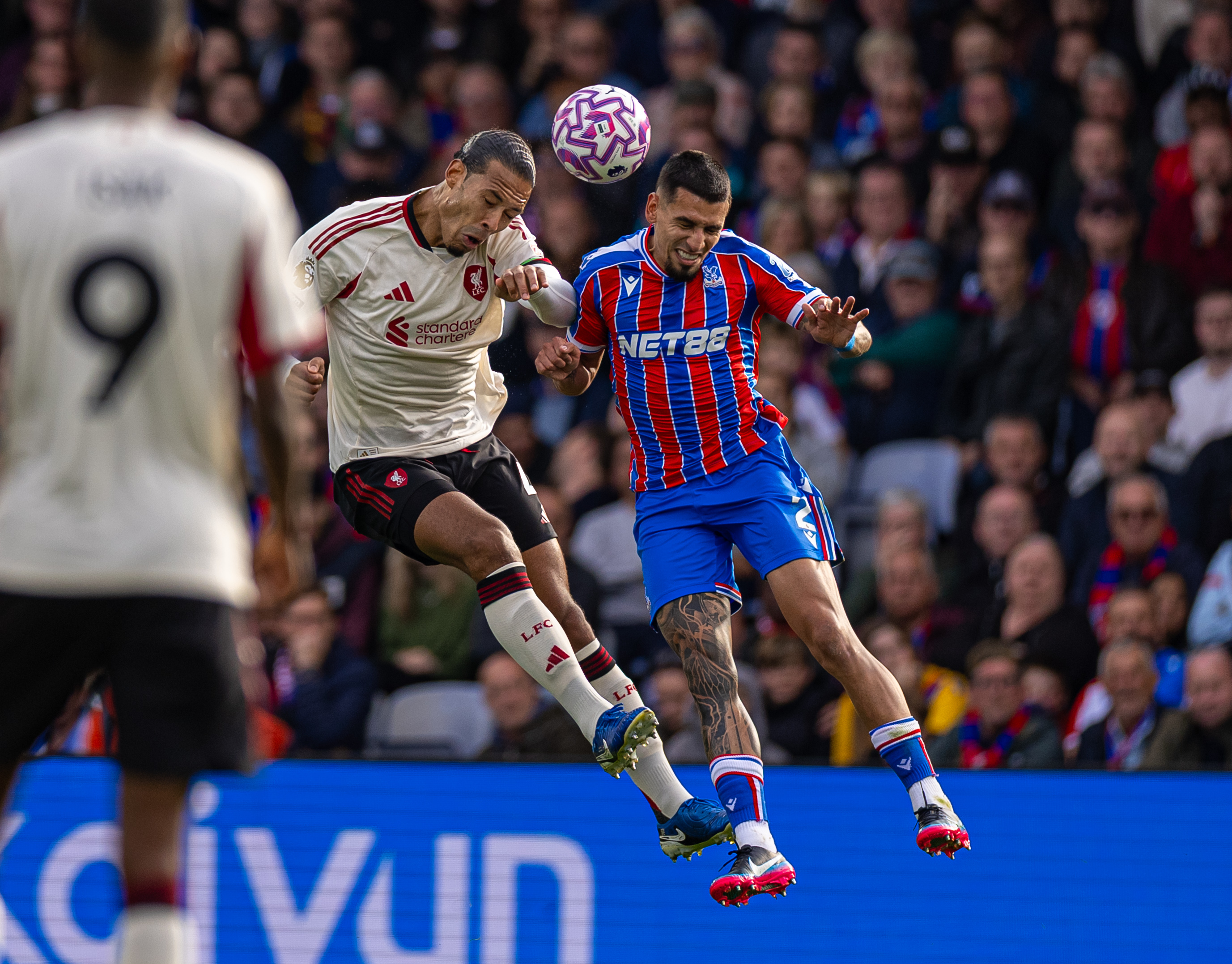 包含梦幻一役！利物浦大胜巴塞罗那晋级决赛的词条