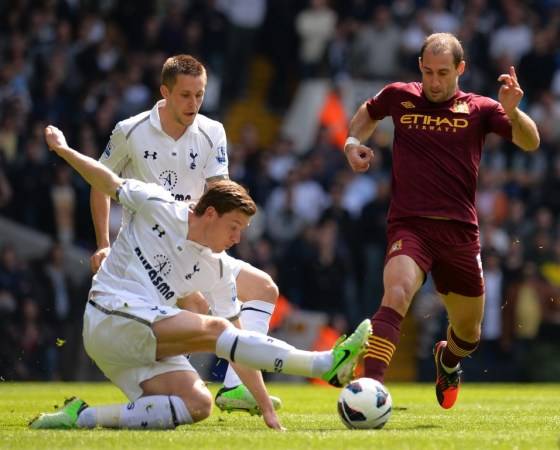 包含热刺战平水晶宫，暂时难以突破前四困境的词条